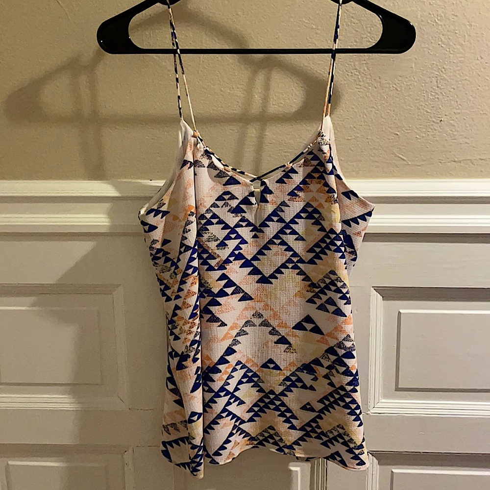 Loose fit, bright multi-color tank top in excellent condition! Size S